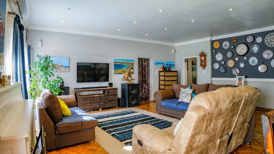 4 Bedroom Property for Sale in Kwaggafontein Free State